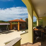 Linden Tree Casa vacanze Pola