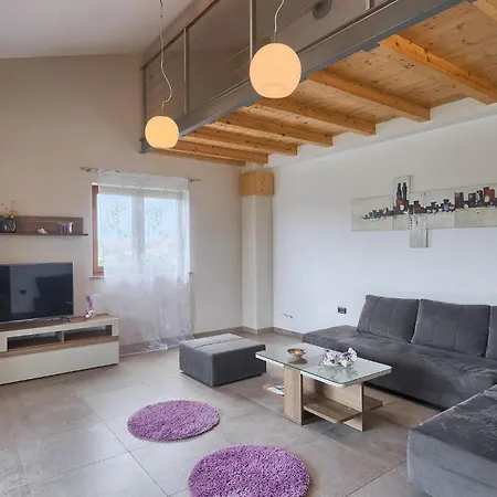 Linden Tree * 풀라