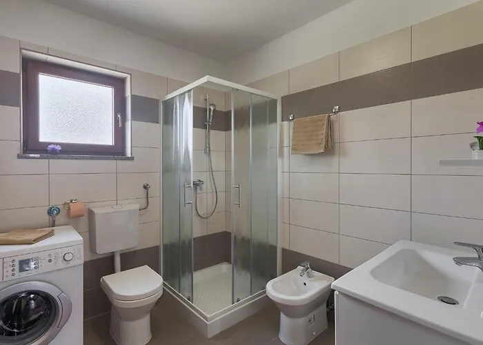 Linden Tree Vakantiehuis Pula