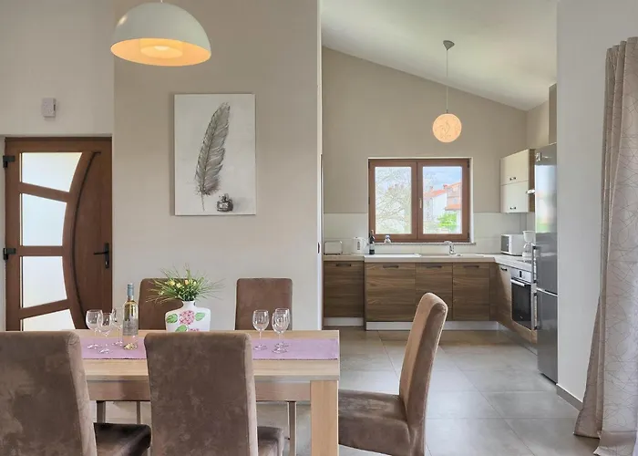 Linden Tree Vakantiehuis Pula