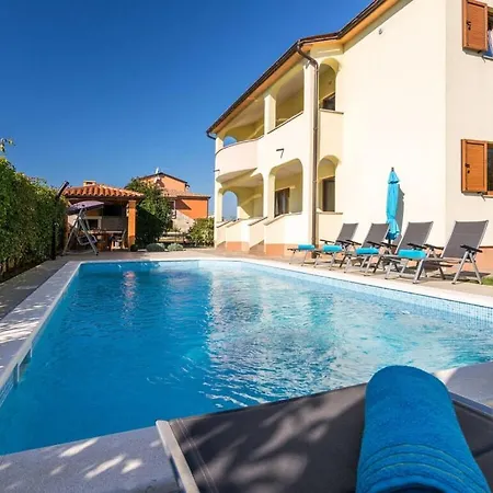 Villa Linden Tree