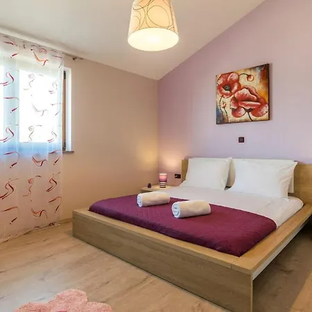 Linden Tree Villa *